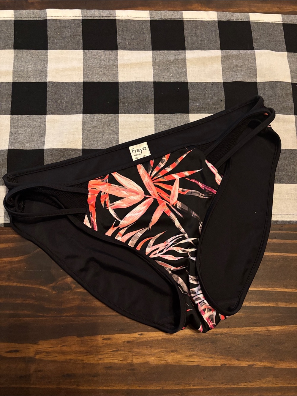 Freya medium bikini. Bottoms pink leaves